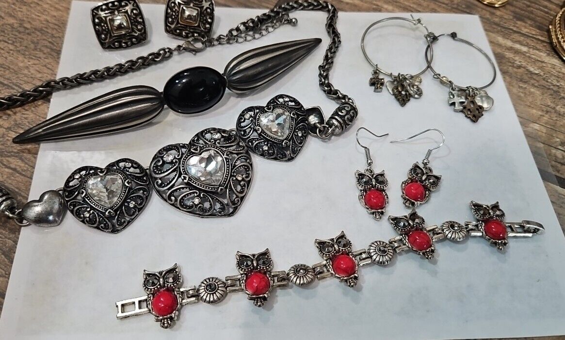 Lot of jewelry - vintage Earrings, Bracelet, Neck… - image 1