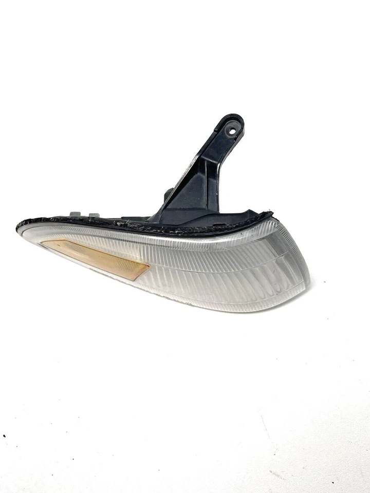 Fits 88-92 TOYOTA Corolla Corner Turn Signal Park Light Lamp Right Side OEM - Image 2 of 4