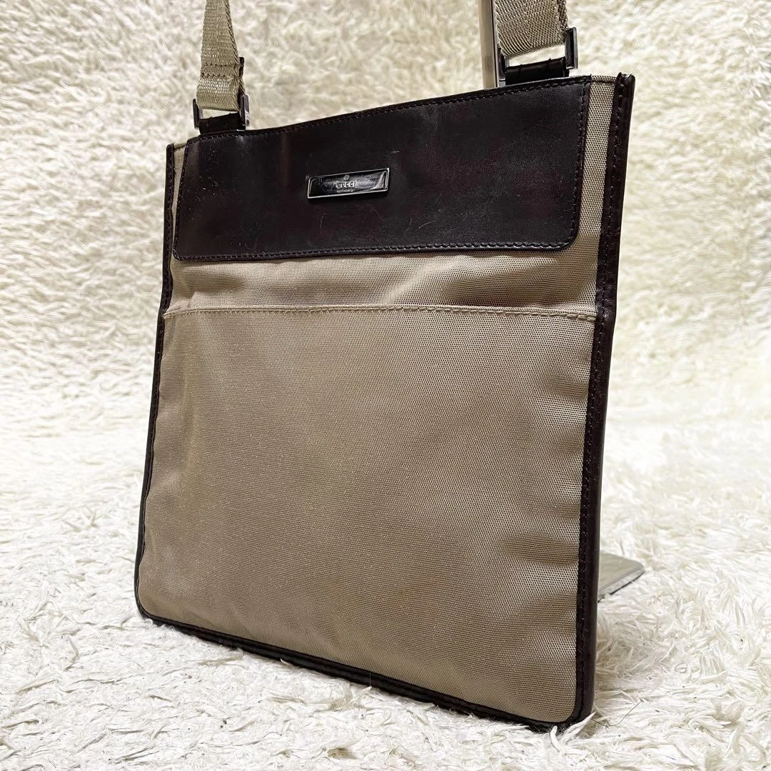Sac bandoulière Gucci cuir sacoche nylon argent quincaillerie