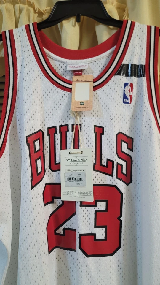 AUTÉNTICA CAMISETA MICHAEL JORDAN CHICAGO BULLS MITCHELL & NESS TALLA 56 (3XL) Foto 2 de 4