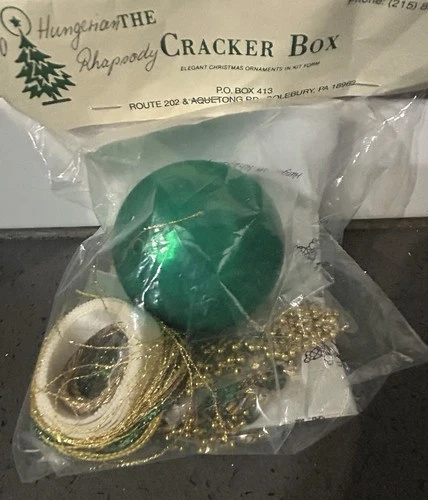 The Cracker Box Hungerian Rhapsody Green Gold Christmas Ornament Kit New Vintage
