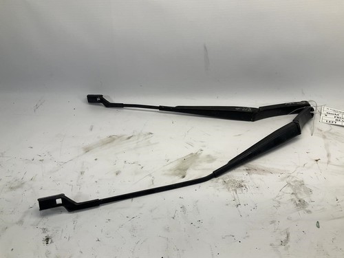 18-24 Volkswagen Tiguan Front Left Driver Right Passenger Wiper Arm Pair Q
