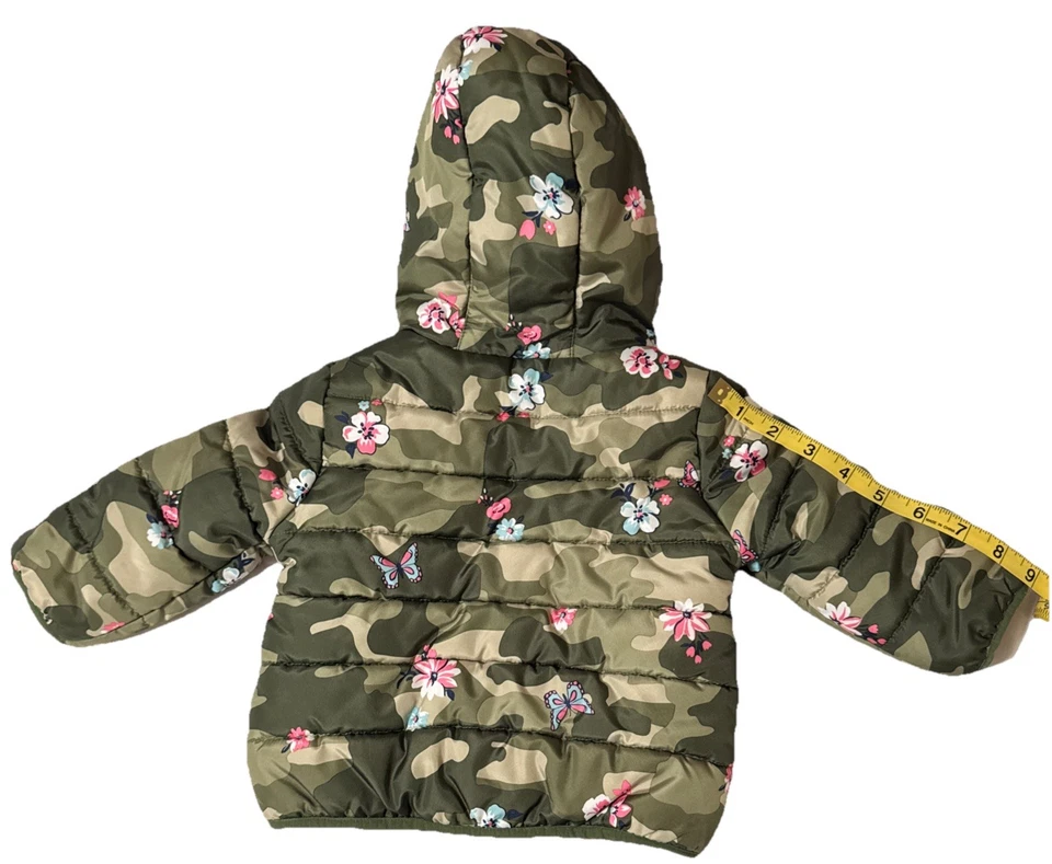 Chaqueta con Capucha Carter’s Niñas Talla 12 Meses Camuflada Forrada de Vellón Usada Foto 3 de 4