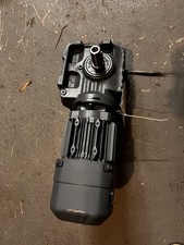 SEW S47DRS7184BEO5HF Getriebemotor 0.37KW 1380r/min NEU