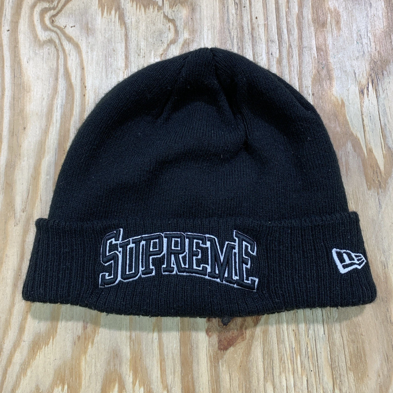 Bonnet noir Supreme New Era