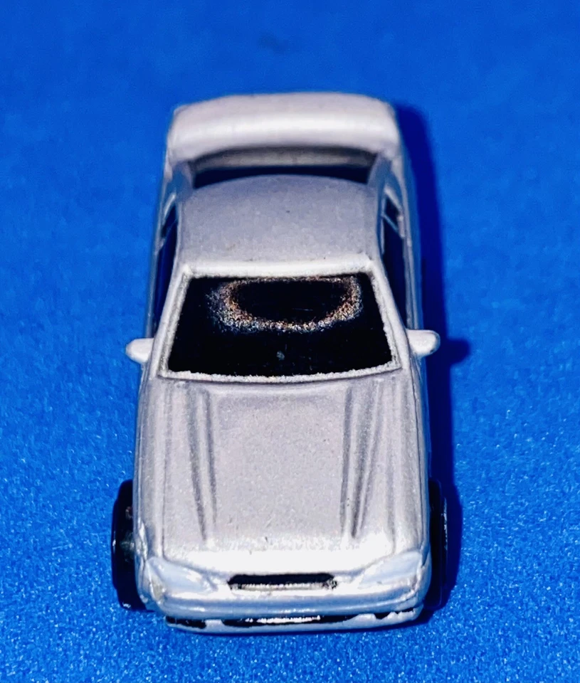 Micro Máquinas Años 90 Ford Mustang Plata 1994 LGT De Colección Foto 3 de 4