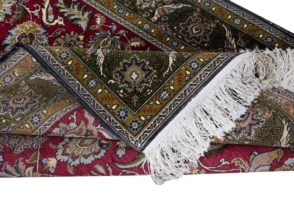 4.6x7 Ft Hand Knotted Turkish Rug in Red & Green with Floral Botanical Design - Image 3 of 4