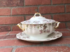 Haviland Limoges France Covered Gravy Boat With Attached Underplate
