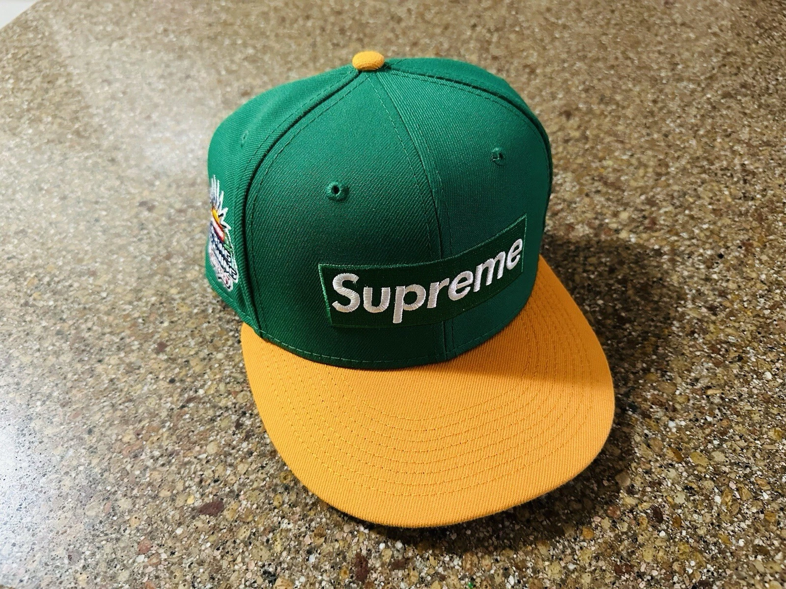 New Era Supreme 2 tons Spring Training Box Logo 7 1/2 vert jaune chapeau SS22 Bape