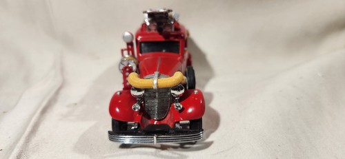 Matchbox 1933 Cadillac Fire Wagon Models Yesteryear Fire Engine Series YFE03 - Picture 3 of 10