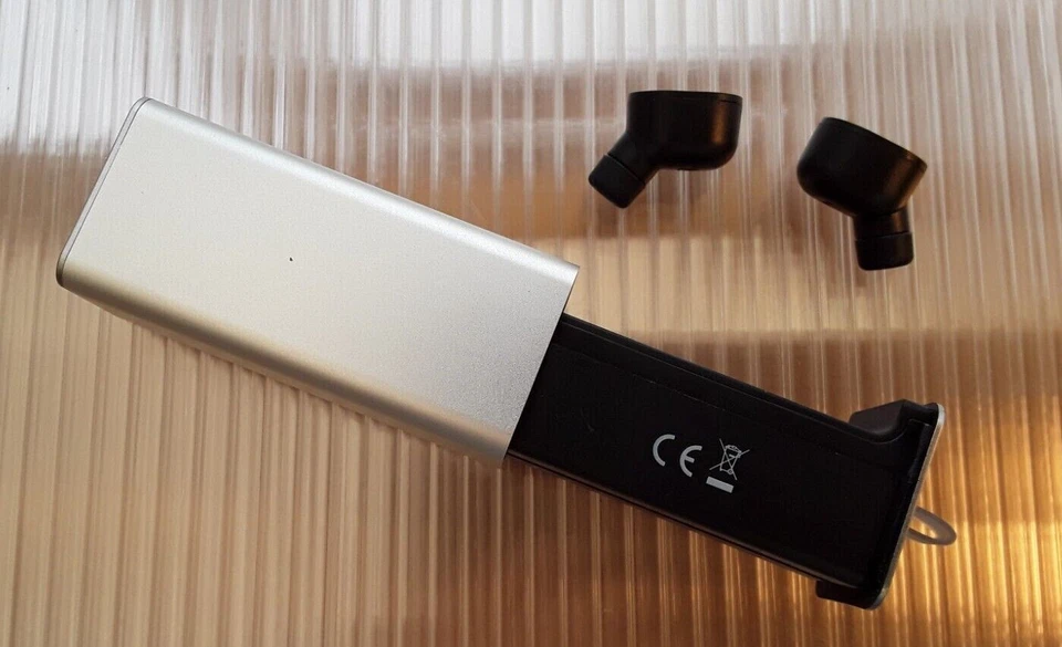 Akai - Dynmx True Wireless Stereo Playbuds / Charging Case - Image 3 of 4