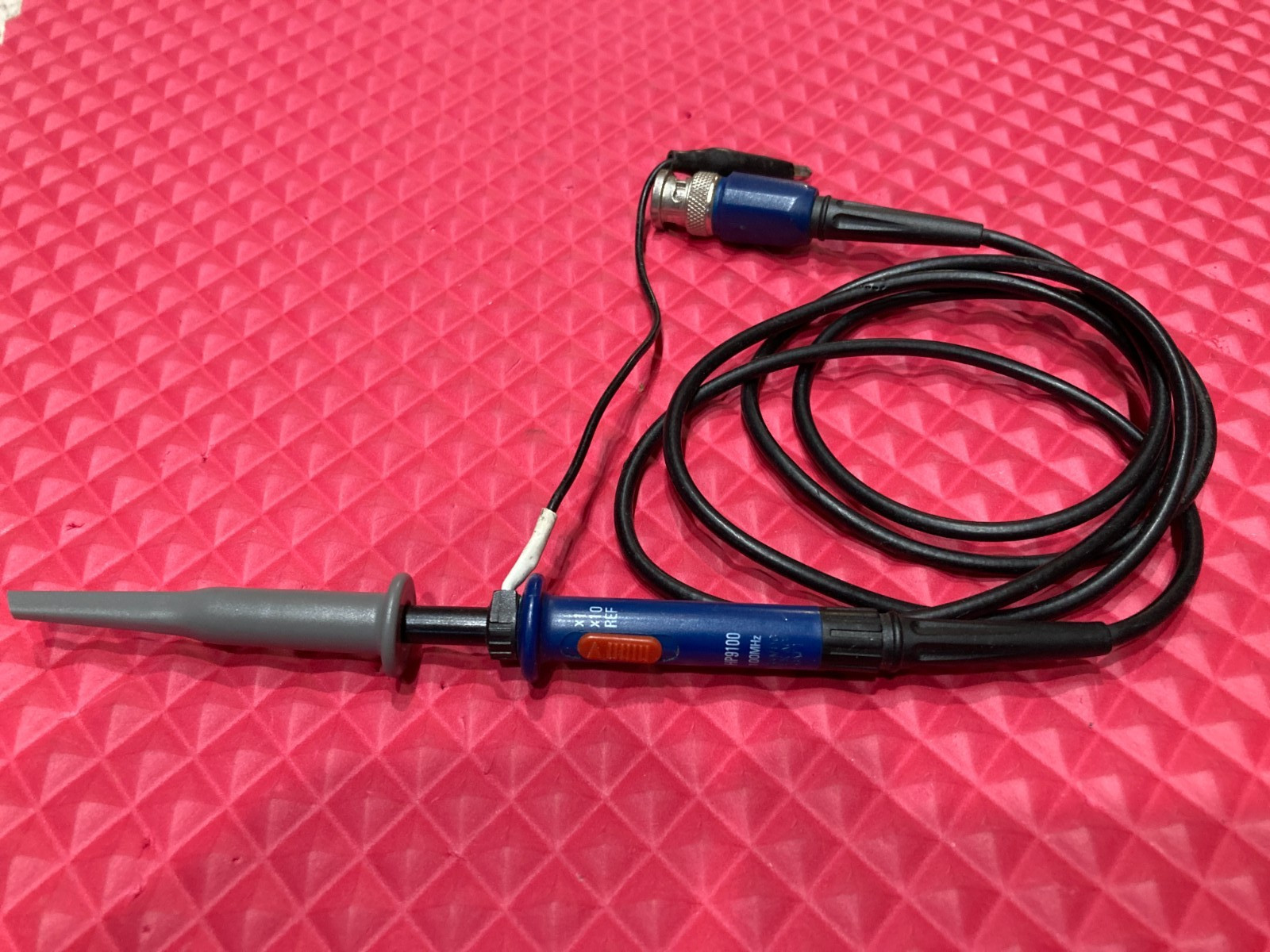 Oscilloscope probe, 100mhz, X1, X10. Probe (Preowned, untested)