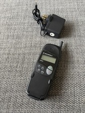 Motorola D170 MG1-4C13 Vintage Brick Flip Mobile Phone Spares Repair Powers On