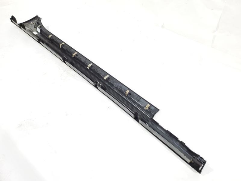 2014 2015 2016 2017 Maserati OEM Left Rocker Panel Moulding Skirt Pulled Clip