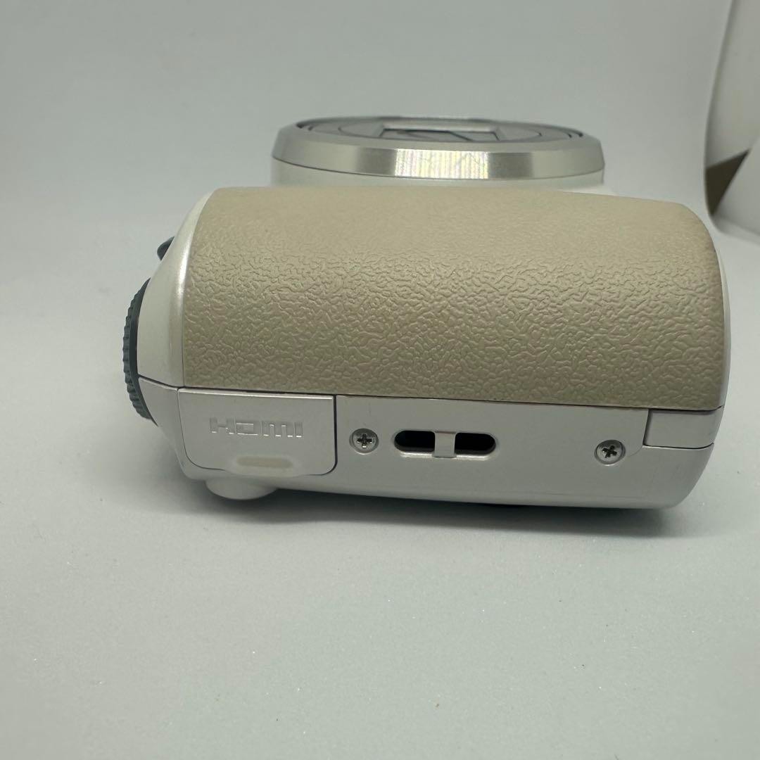【外装美品】SONY DSC-HX10V ホワイト　バッテリー2個付き Sony Cyber-shot DSC-HX10V Digital Camera (White) DSCHX10V/W B&H