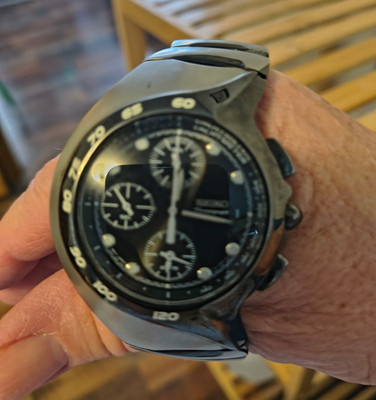 Rare Asymetric Seiko Chronograph Quartz 100m Chronograph Black Dial New Battery.
