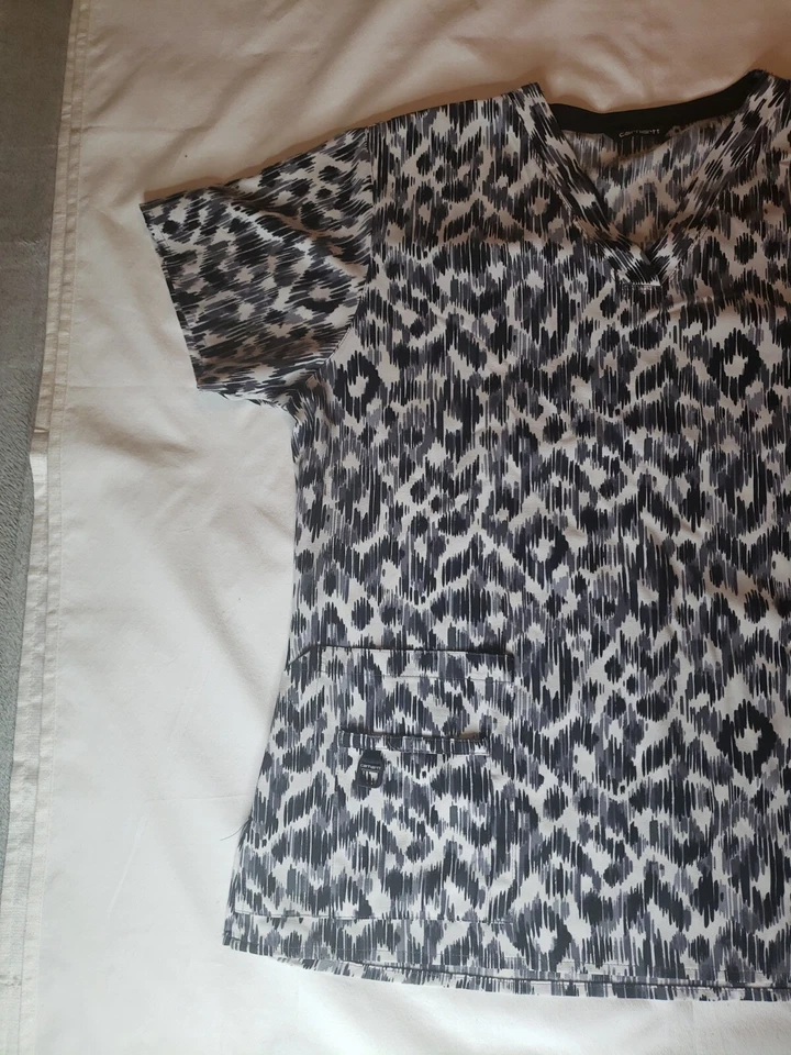 CARHARTT / WOMENS ( XL ) Medical Wear , White , Blk , And Gray , Like Spots # - Image 3 of 4