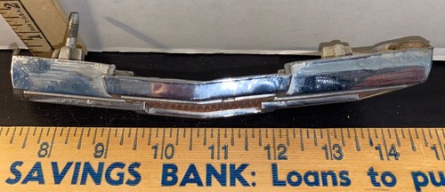 1967/1968 Chevy Truck Grill Emblem - Bild 5 von 5