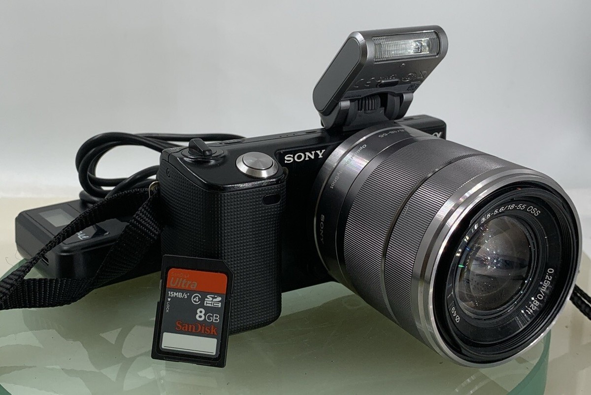 Sony Nex-5 14.2MP CAMERA 18-55mm Lens SILVER+CHARGER+WIRE+8GB CARD