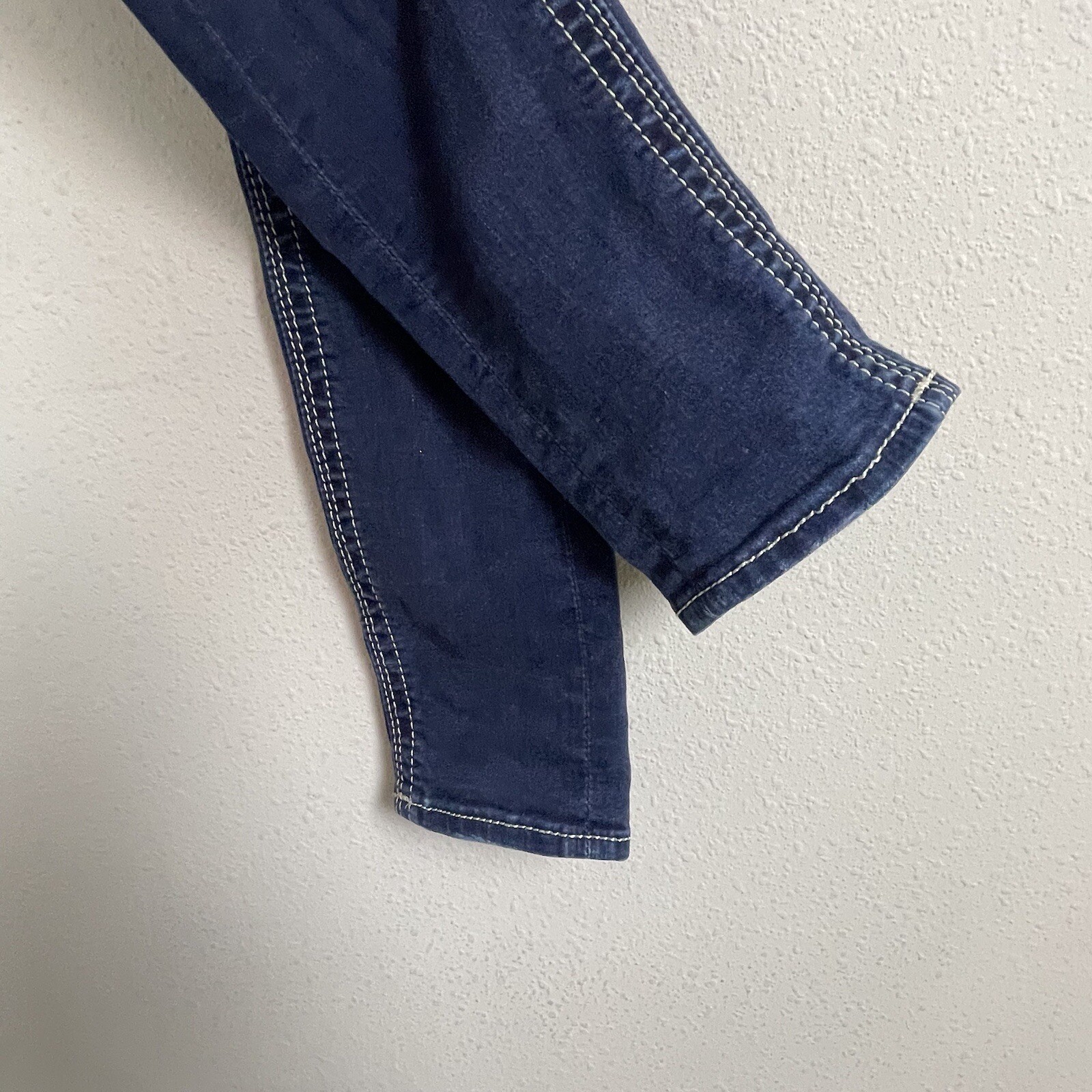 Picture 4 of 12