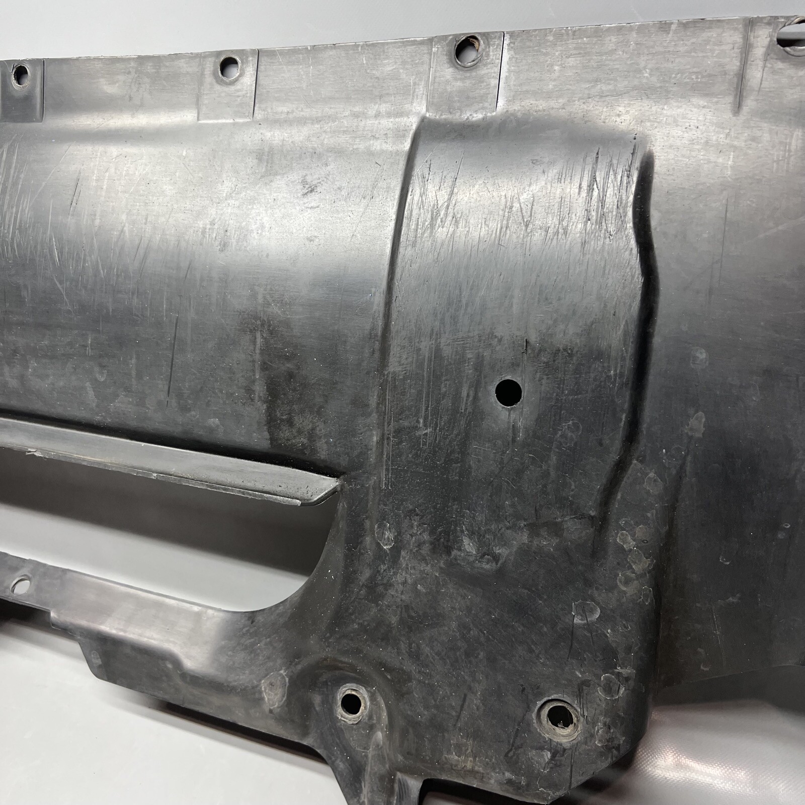 MASERATI GRAN CABRIO FRONT UNDER SHILED 2010 2011 OEM 082421800
