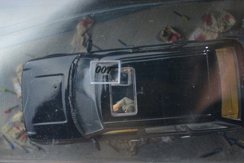 James Bond Car Collection #34 Range Rover Tomorrow Never Dies 1:43 NIB - Picture 9 of 17