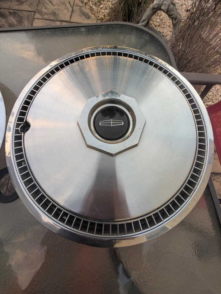 1972 - 1979 年 LINCOLN MARK IV / V 15 英寸轮毂盖/轮毂 — 第 3/4 张图片