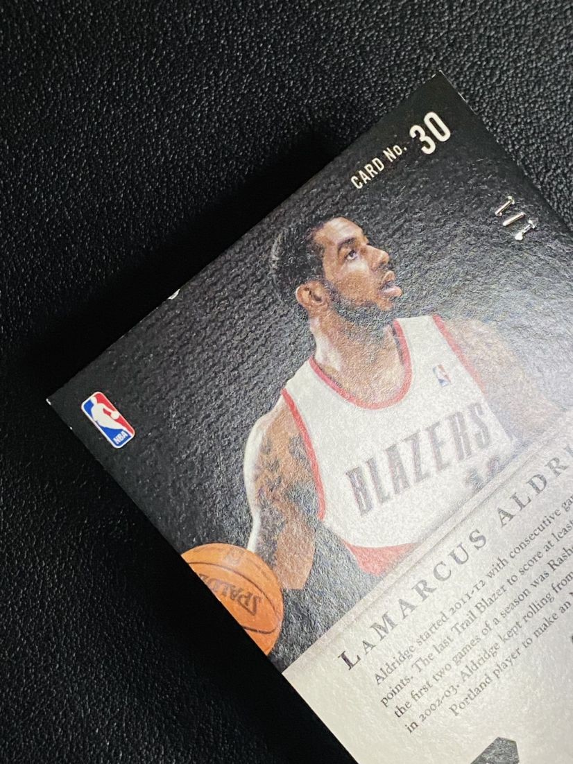2011-12 Panini Limited LaMarcus Aldridge Spotlight Auto Platinum 1/1 1OF1 view 3