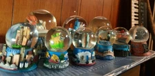 Lot 0f 9 Vntg  3D Resin Snow  Glitter Globes From Around The World 6mini 3sml