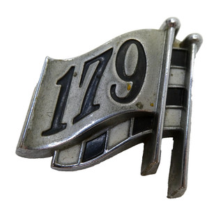 VINTAGE HOLDEN 179 CHECKER FLAG CAR AUTHENTIC DIE CAST METAL EMBLEM BADGE