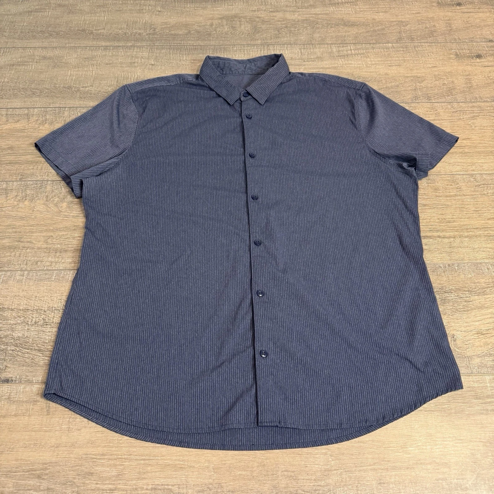 Lululemon Mens Short Sleeve Button Up Shirt (XL) Polyester Hiking Outdoors B3