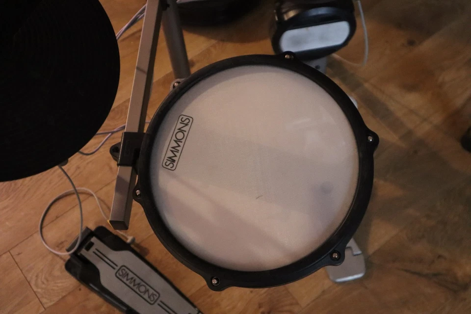 Kit de batería electrónica Simmons Titan 50 con almohadillas de malla y Bluetooth Foto 3 de 4