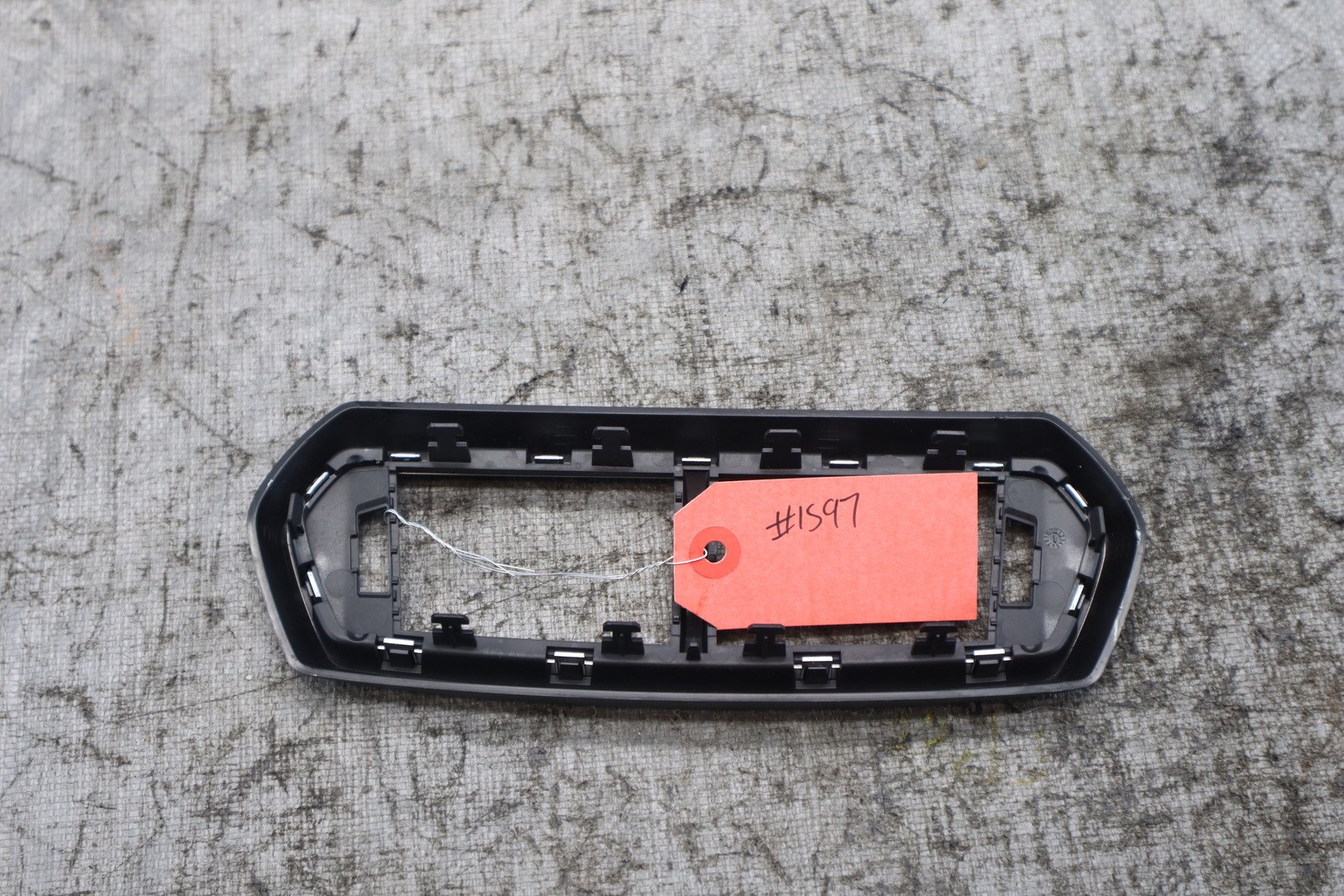 2018 2019 LAMBORGHINI URUS 4.0L V8 OEM A/C VENT COVER SHROUD TRIM ASSY