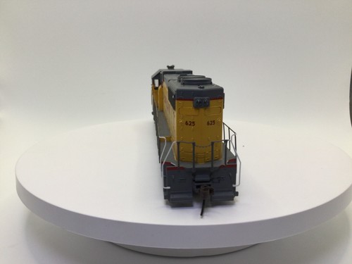 Athearn Union Pacific #625 HO Scale GP 38 Locomotive Custom Decorated - Picture 4 of 18