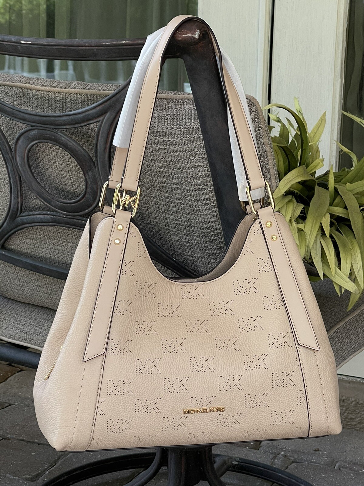 MICHAEL KORS ARLO LARGE TRIPLE COMPARTMENT SHOULDER BAG MK BUFF 