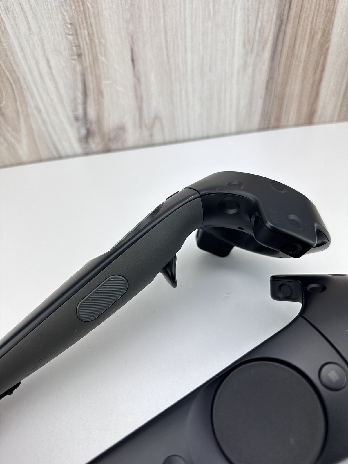 HTC Vive Virtual Reality VR Wand Controllers (2PR7100) Pair - No Chargers - Picture 9 of 10