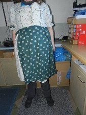 Dirndl in Midi-Länge beige mit Enzian Länge ca.110cm  Trachten Fest mit Schürze