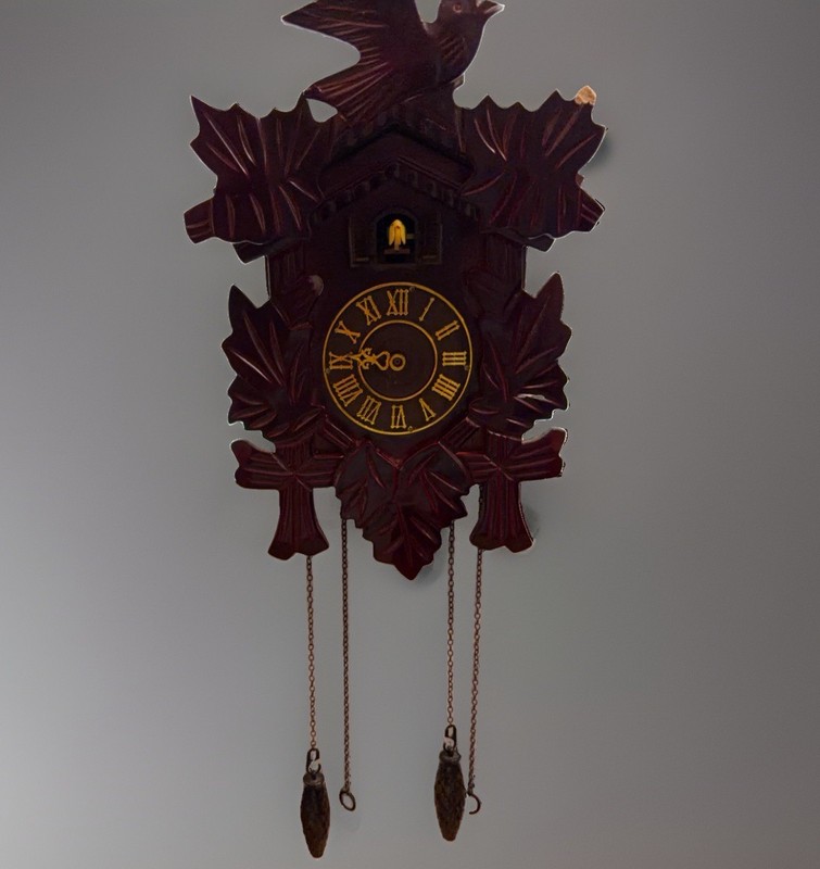 Vtg Black Forest Wood Cuckoo Wall Clock Bird Theme Roman Numerals - SEE DETAILS