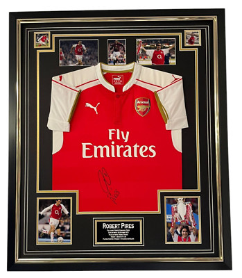 *** Gerahmtes ROBERT PIRES signiertes Shirt Trikot Autogramm Display ***