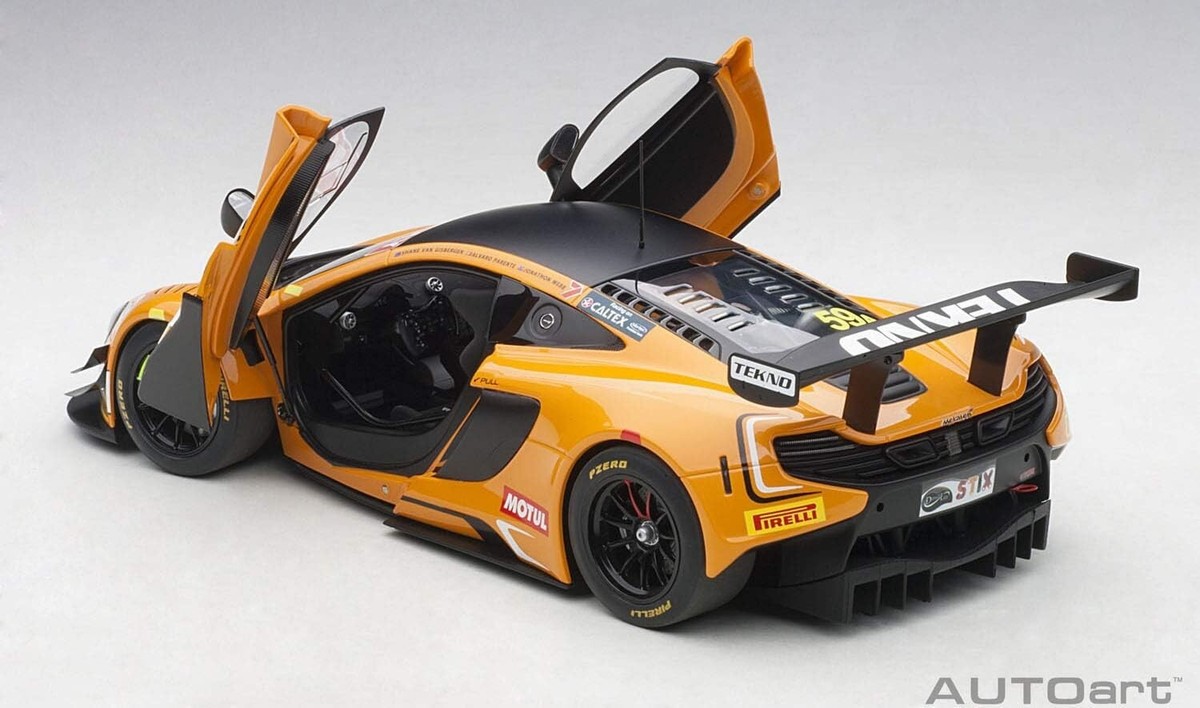1/18 マクラーレン650S GT3 1/18 AUTOart McLaren 650S GT3 (White with Black Accents) Car