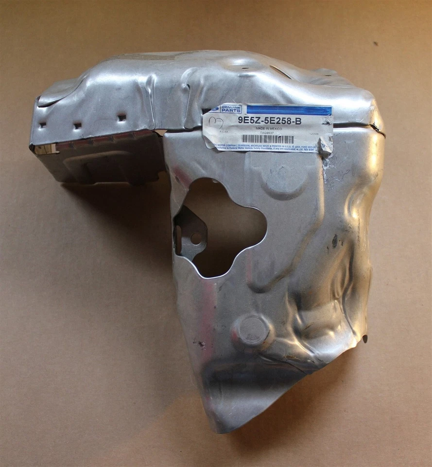 Escudo colector de escape 9E5Z5E258B 10-11 Mercury Milan pasajero Ford nuevo fabricante original Foto 2 de 3