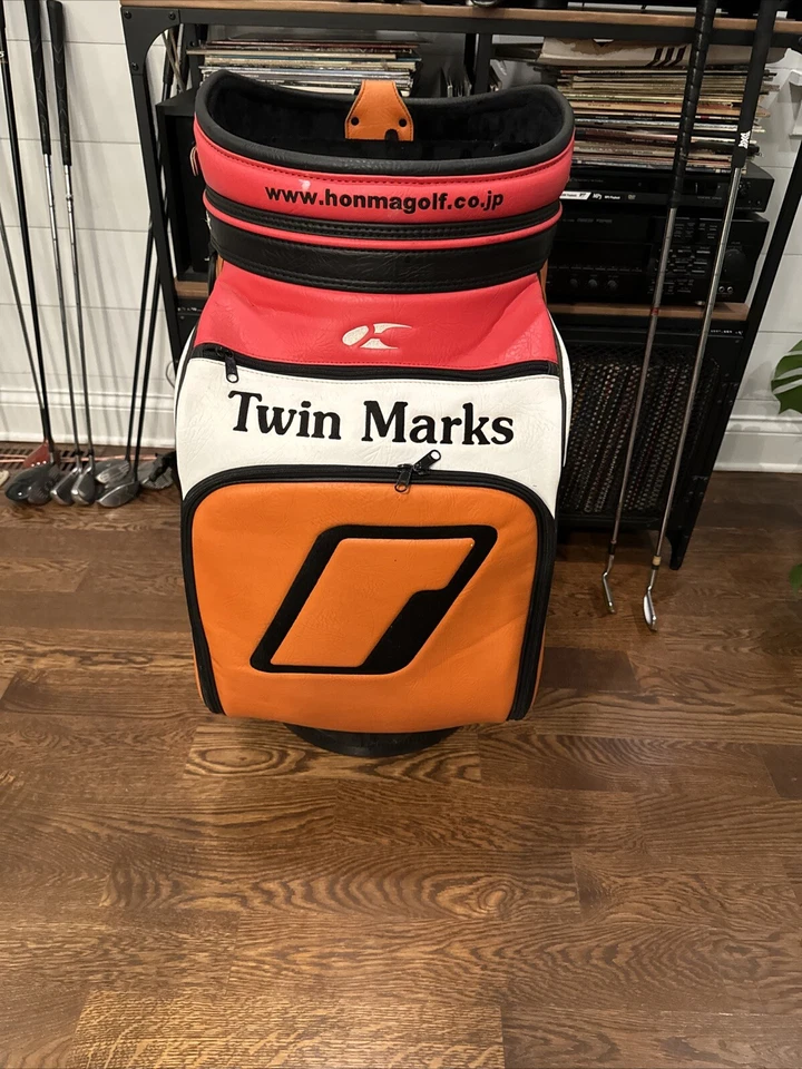 Bolsa de golf Honma Twin Marks JUMBO Demo GIGANTE Staff para tu hombre cueva o tienda profesional Foto 3 de 4
