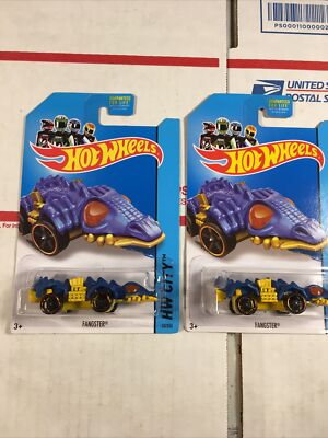 HOT WHEELS 2014 TREASURE HUNT FANGSTER LOT OF 2 CHASE (14)
