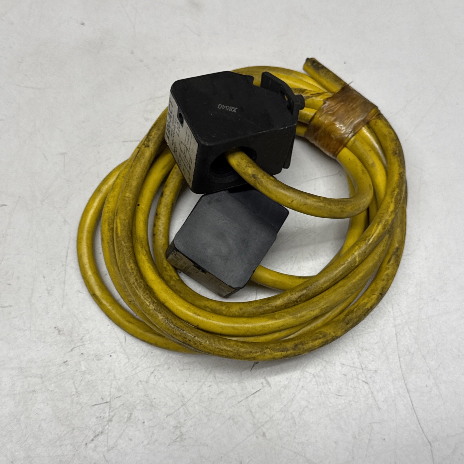 (LOT OF 2) LIN-ACT L-10 SWITCH