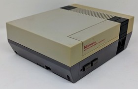 Nintendo NES Control Deck Console Bundle w Box, Guide, Zapper, & Mario - Tested!