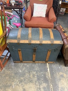 Antique pirates captains chest Trunk 30IN X 18IN X22IN Camel Back Trunk LOOK
