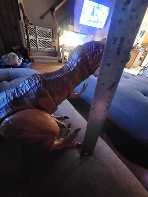 Jurassic World Thrash n Throw T Rex FMY70 Electronic Dinosaur 22'' Mattel