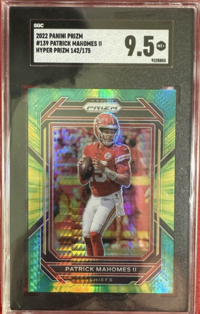 2022 PANINI PRIZM HYPER PRIZM #139 PATRICK MAHOMES #/175 Chiefs SGC 9.5