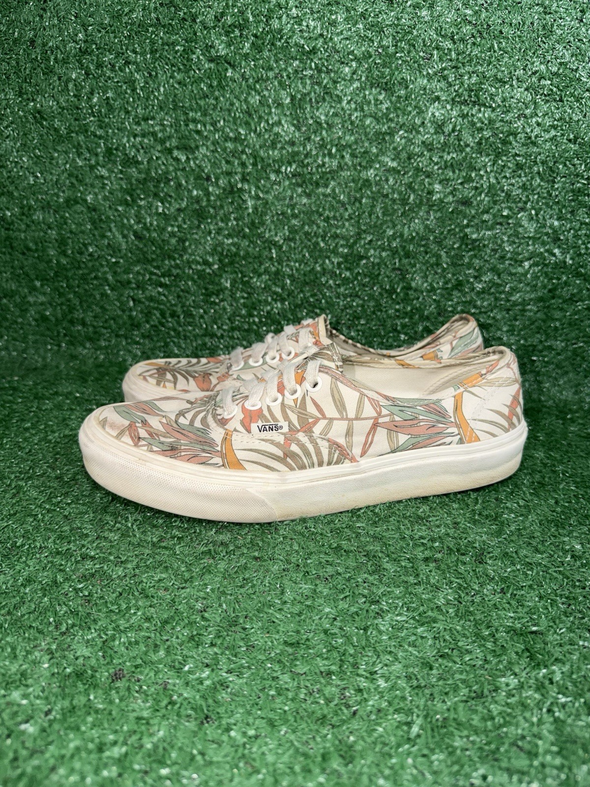 VANS Womens Size 9 Classic Floral AOP Low Top Skate Shoes Casual Sneakers thumbnail 4