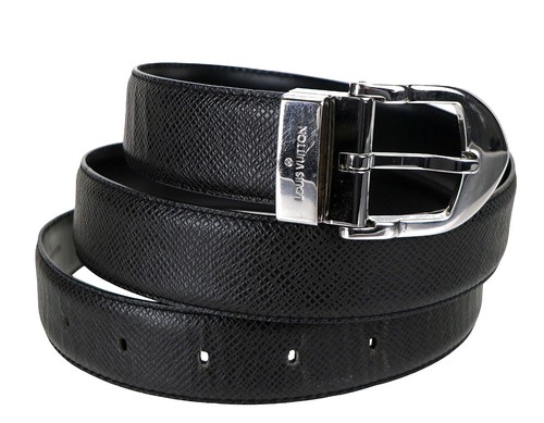 Authentic LOUIS VUITTON Black Taiga Leather Ceinture Belt 110/44 34"-38" France